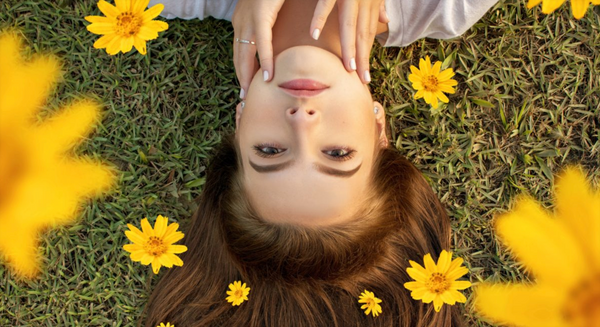 7 Ways to Get Naturally Beautiful Hair